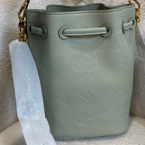 Mcm Medium Dessau Drawstring Bucket Bag - Alfalfa - Picture 4 of 5